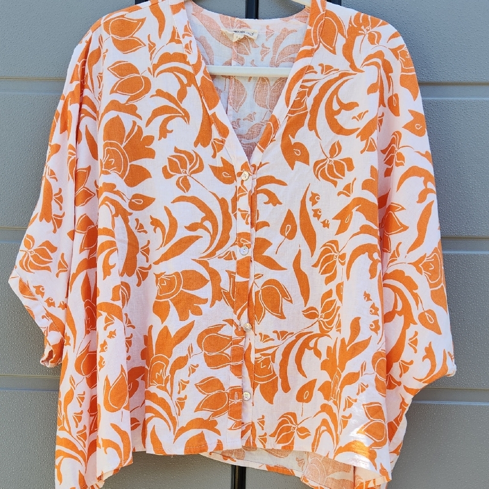 Christian Siriano Orange and White Relaxed Blouse with V Neck Collar